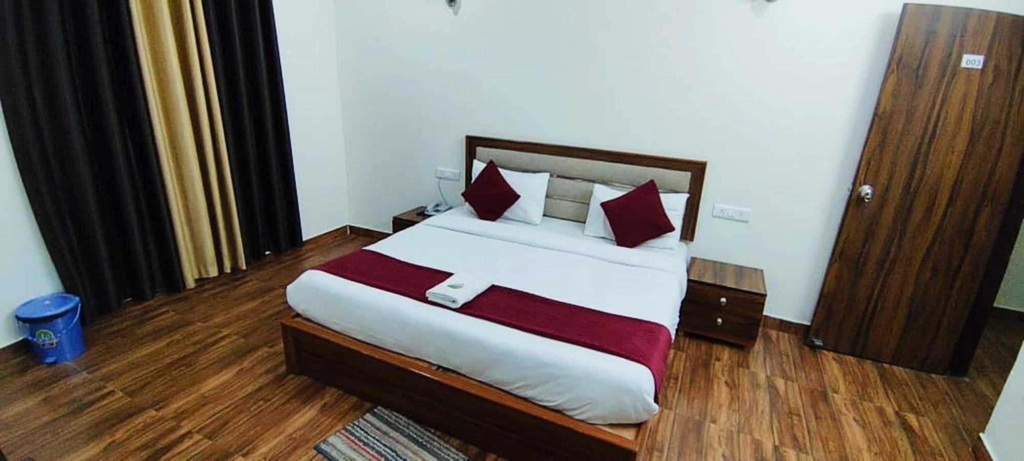 Luxury Rooms In Safdarjung Enclave Near Aiims & Safdarjung Hospital New Delhi Exterior photo
