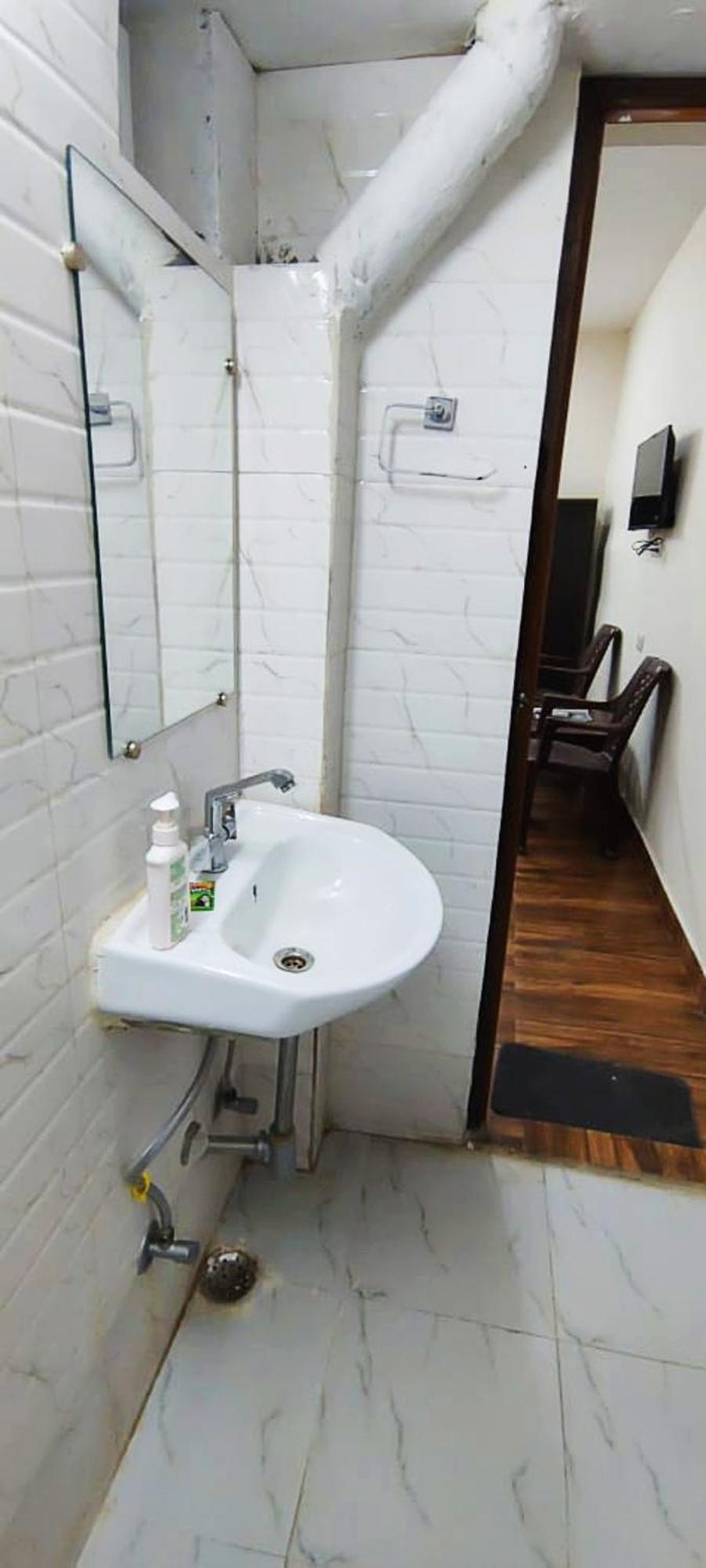 Luxury Rooms In Safdarjung Enclave Near Aiims & Safdarjung Hospital New Delhi Exterior photo